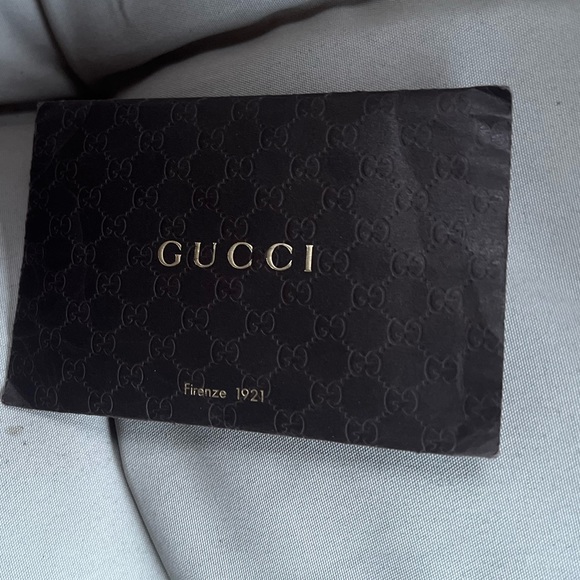 ❤️🔥GUCCI❤️🔥 HOBOS DARK BURGUNDY COLOR SHOULDER OR HAND BAG. - Picture 12 of 16